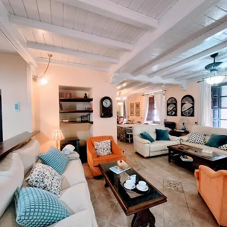 La Casa De * Illora