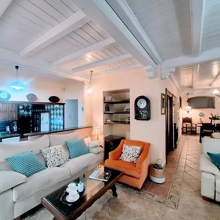 بيت للعطل La Casa De *