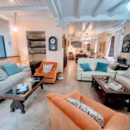 بيت للعطل La Casa De *